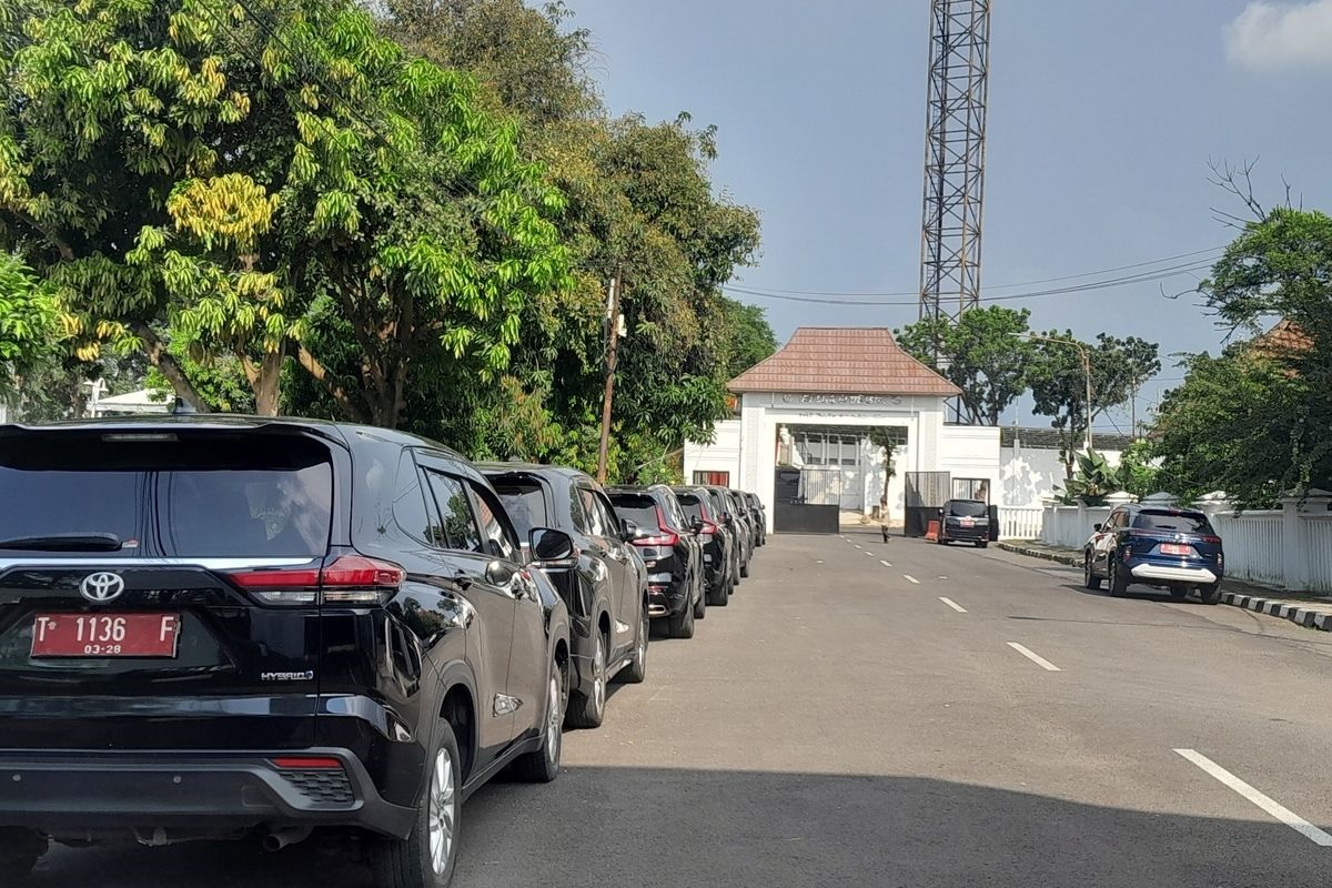 Mobil-mobil Dinas Pemkab Karawang Balik Kandang, ASN Tak Boleh Bawa Pulang