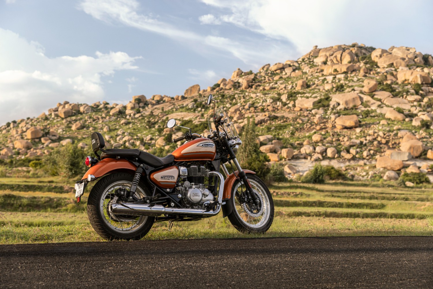 Kolektor Merapat, Royal Enfield Meteor 350 Sundowner Orange Dijual Terbatas
