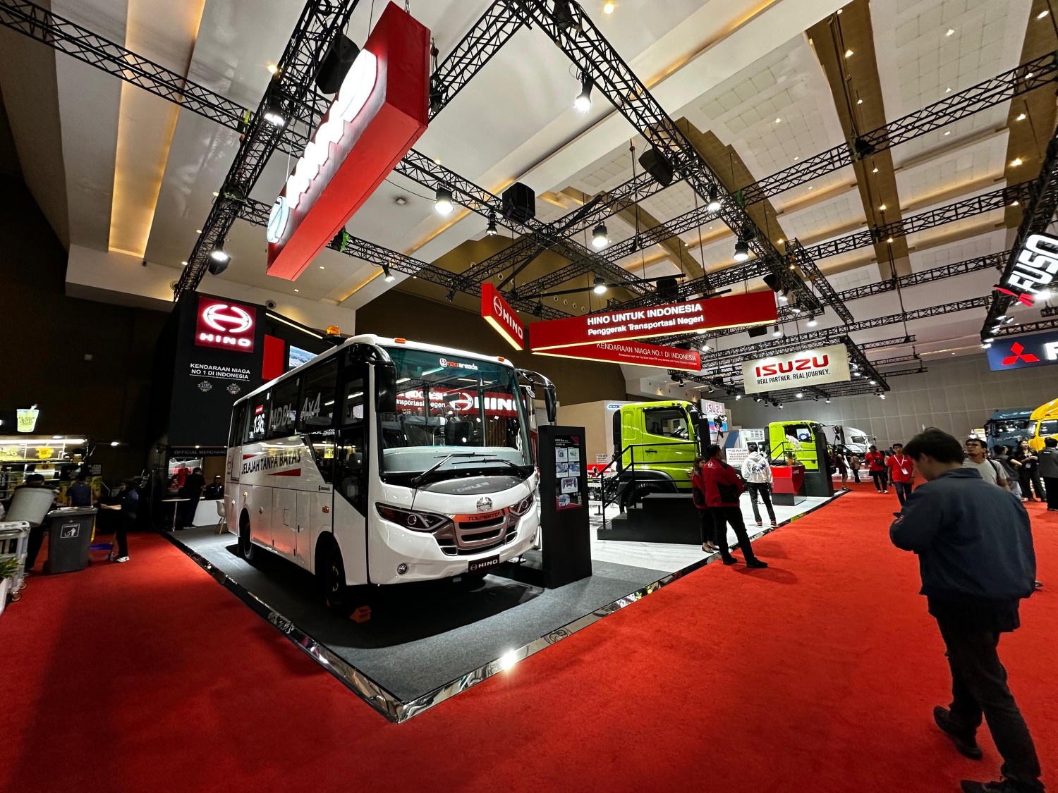 Hino, KNKT dan Primajasa Kompak, Bangun Moda Transportasi Aman di Indonesia