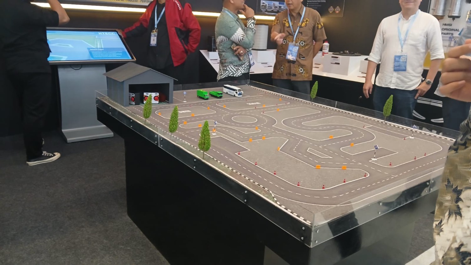 Hino Driving School Latih Sopir Profesional Dikirim Ke Jepang, Gajinya Lebih Rp 25 Juta