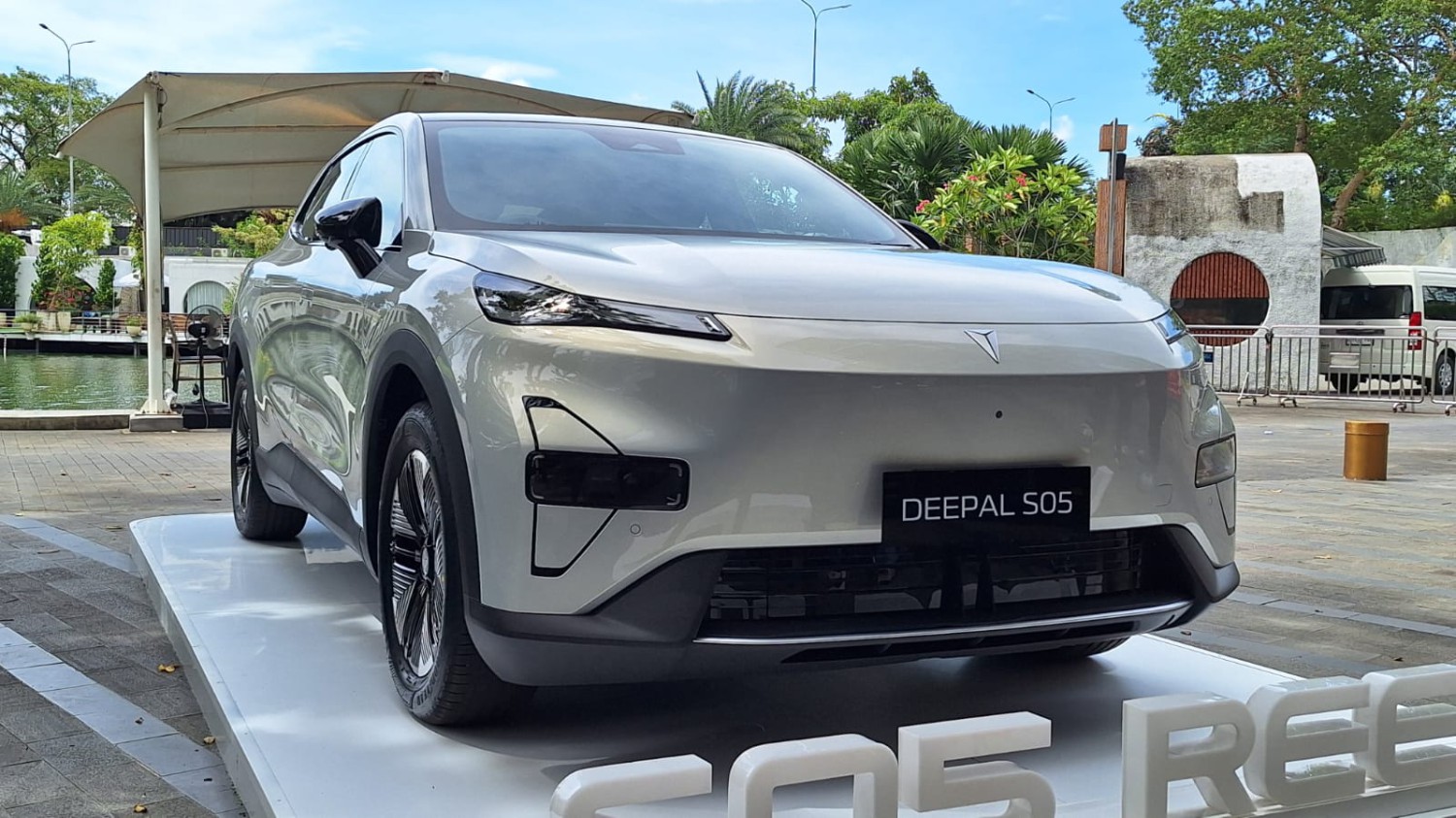 Changan Luncurkan Deepal SO5 REEV, Jarak Tempuh Tembus 1.200 Km