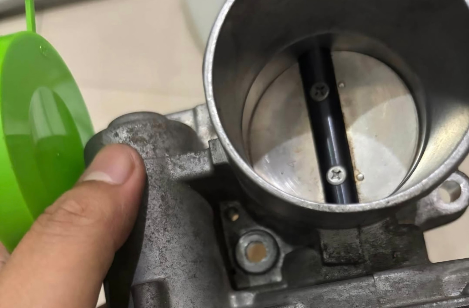 RPM Mobil Tidak Stabil Saat Idle, Throttle Body Perlu Diperiksa