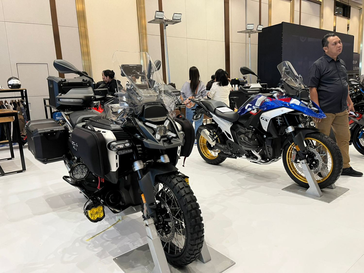 BMW Bawa 80 Mobil ke Festival of JOY, Bisa Dicoba Langsung