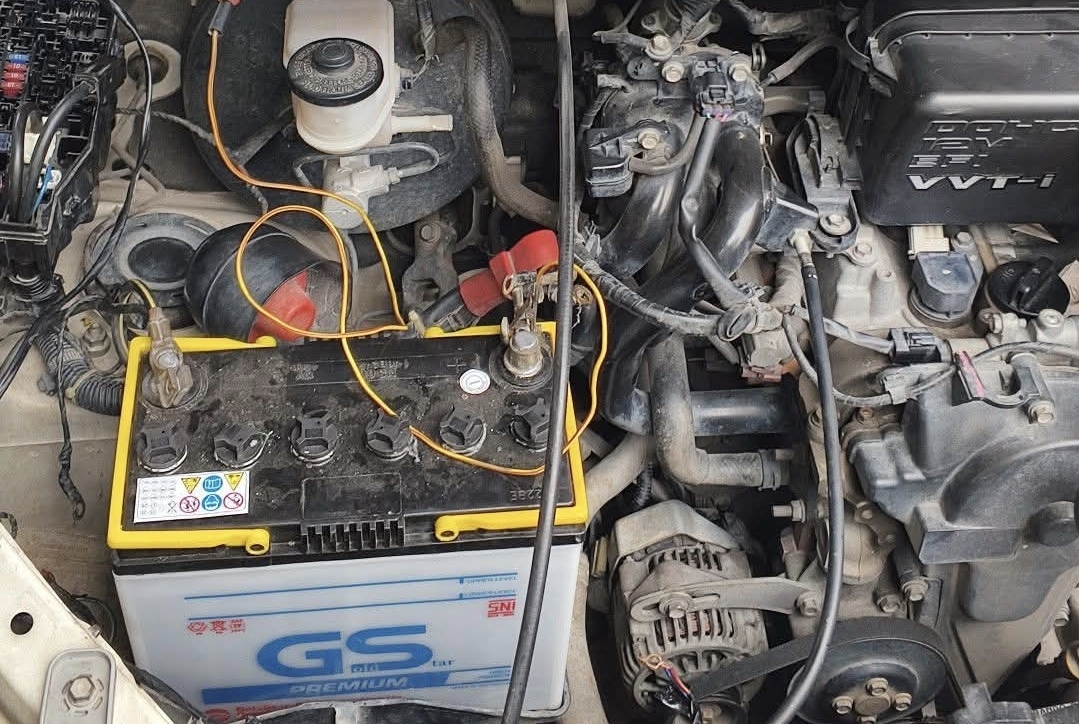 Mobil Mogok Karena Aki Tekor, Ini Tips Ganti Aki Sendiri di Rumah