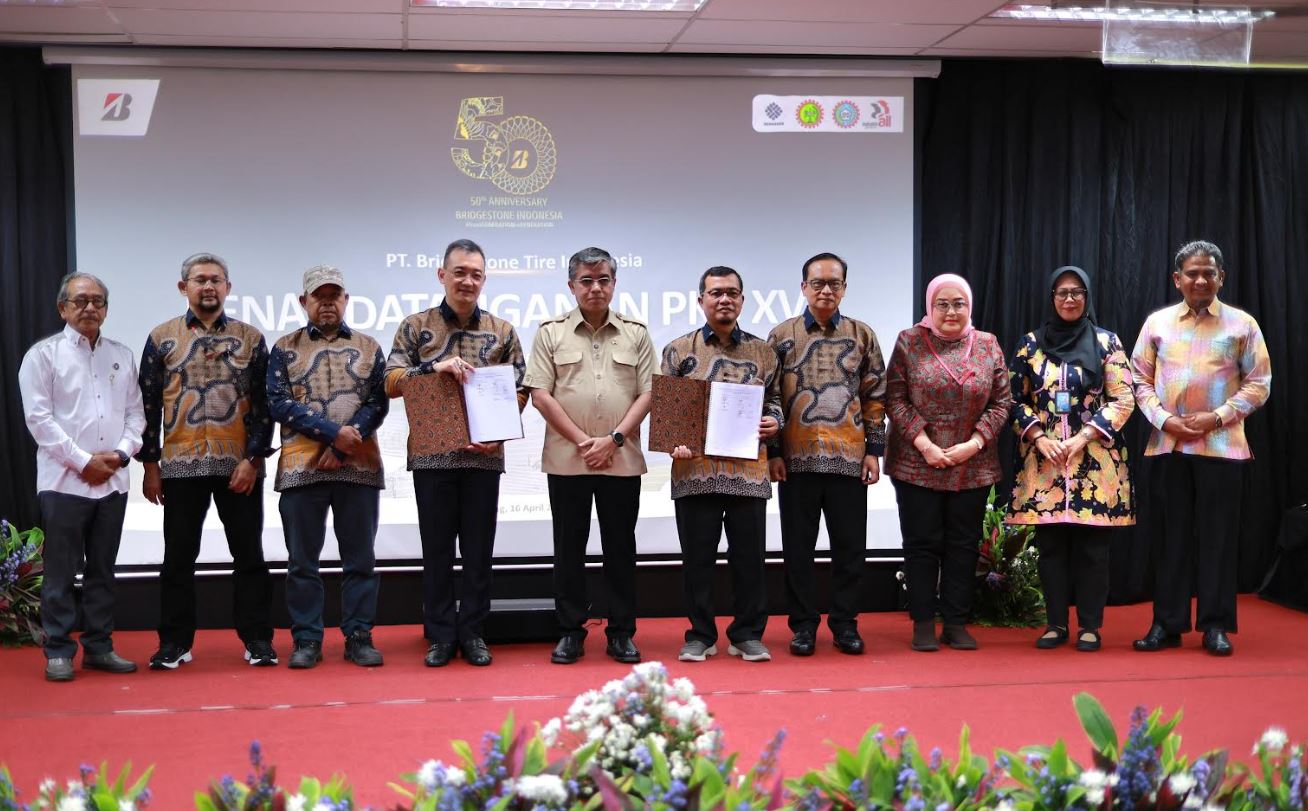 Saksikan Penandatanganan PKB XVI Bridgestone Indonesia di Karawang, Menaker RI Apresiasi Hubungan Industrial Harmonis