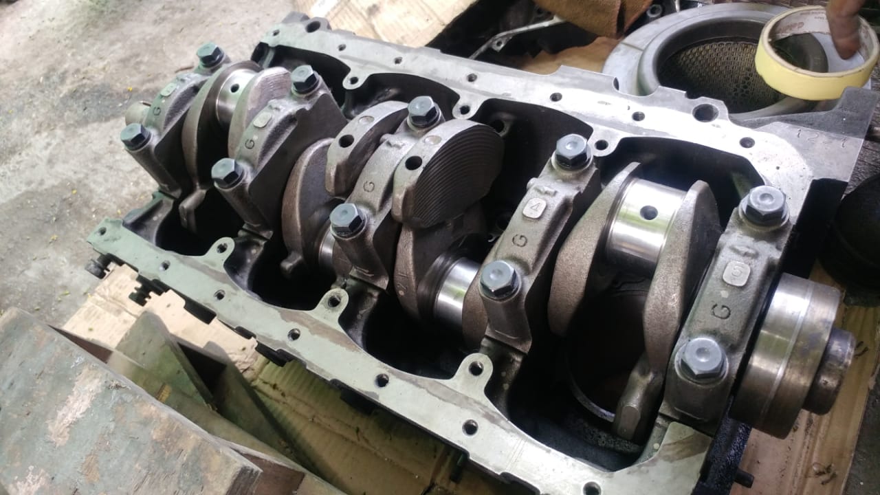 Sludge Oli Mesin Menumpuk Bisa BIkin Jebol Kruk As, Ini Faktanya