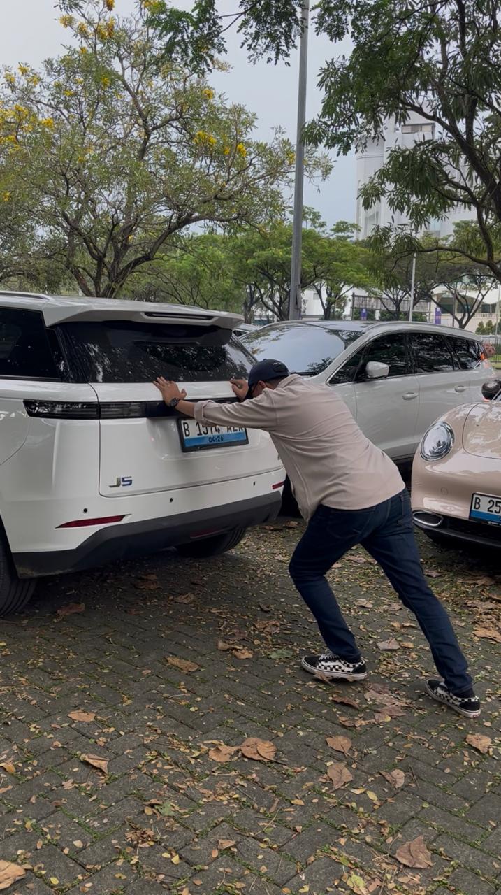 Jaecoo J5 EV Punya Fitur Parkir Paralel, Begini Cara Mengaktifkannya