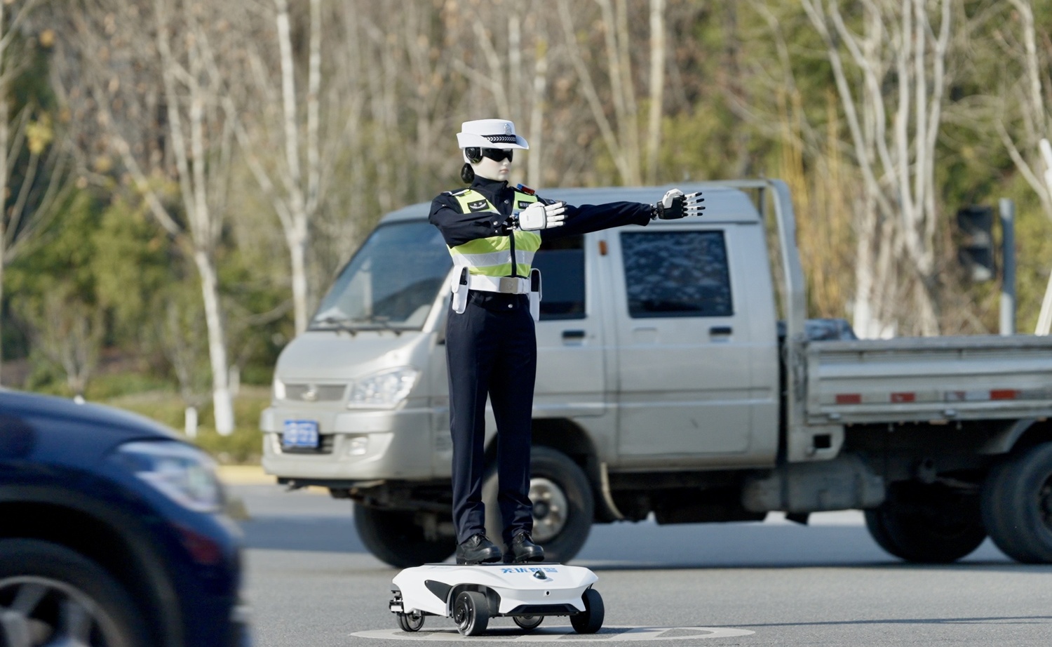 Chery Siapkan Era Baru, Robot dan Mobil Pintar Bersatu Dalam AiMOGA
