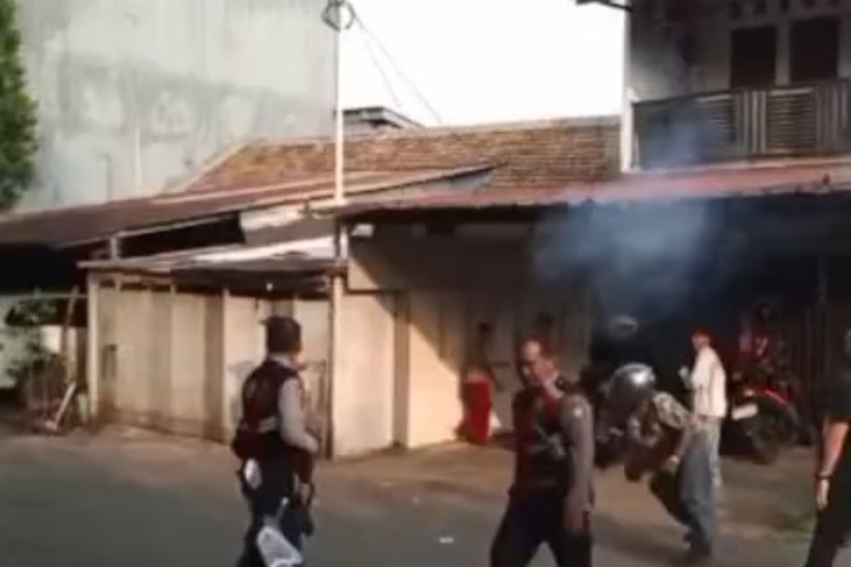 Cakung Memanas, Duel Debt Collector Vs Warga Pecah Bermula Penarikan Motor