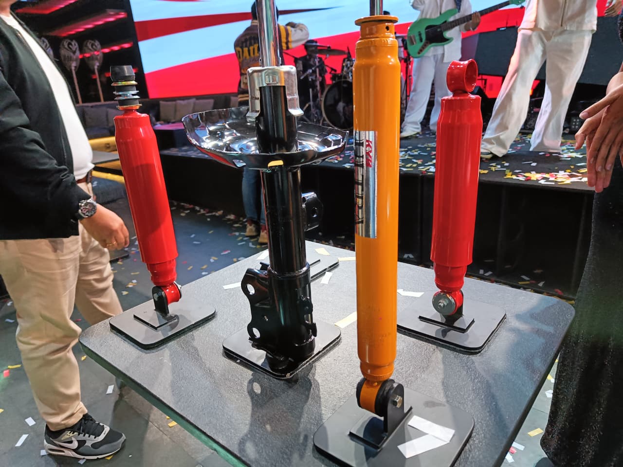 Sokbreker Aftermarket Kayaba Buat Innova Zenix, Berapa Harganya?