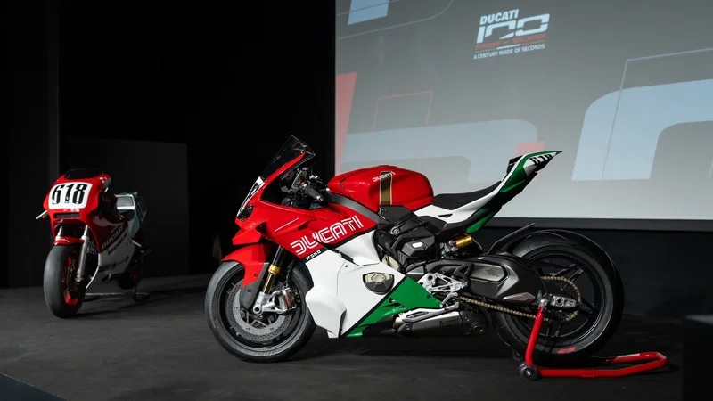 Ultah Seabad, Ducati Rilis Motor Ekstremnya Bertenaga 228 Dk dan Full Karbon