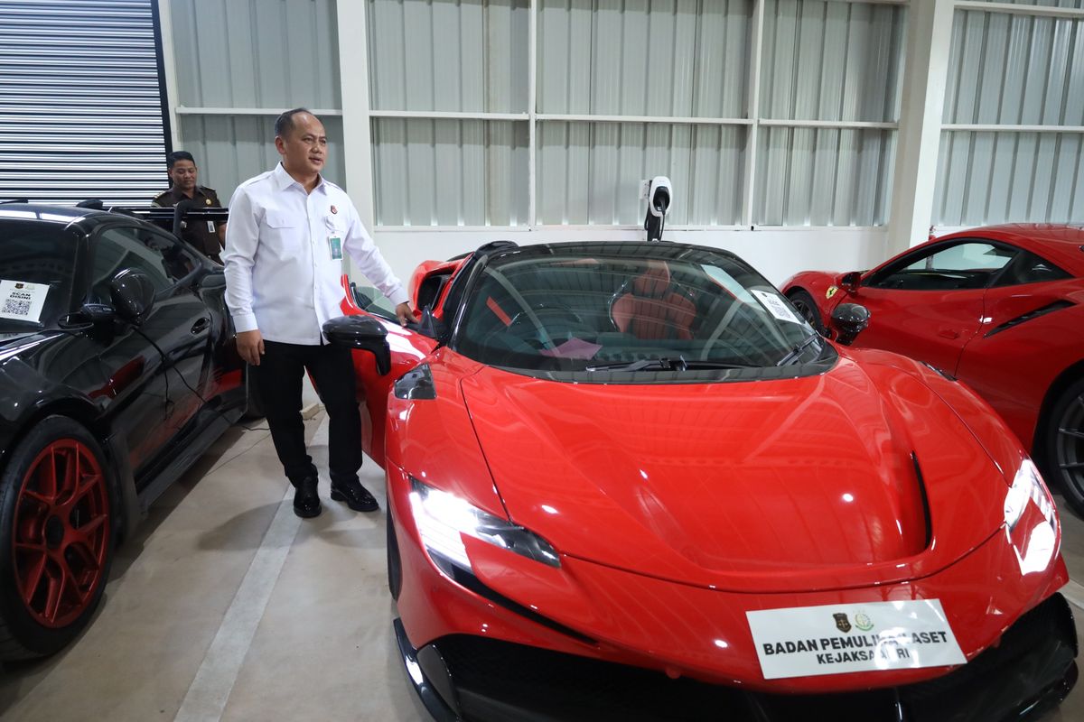 Ferrari, Catat Tanggalnya, Pedagang Mobil Bekas Longgar Uang Bisa Ikut Lelang Ferrari Sitaan Kejagung