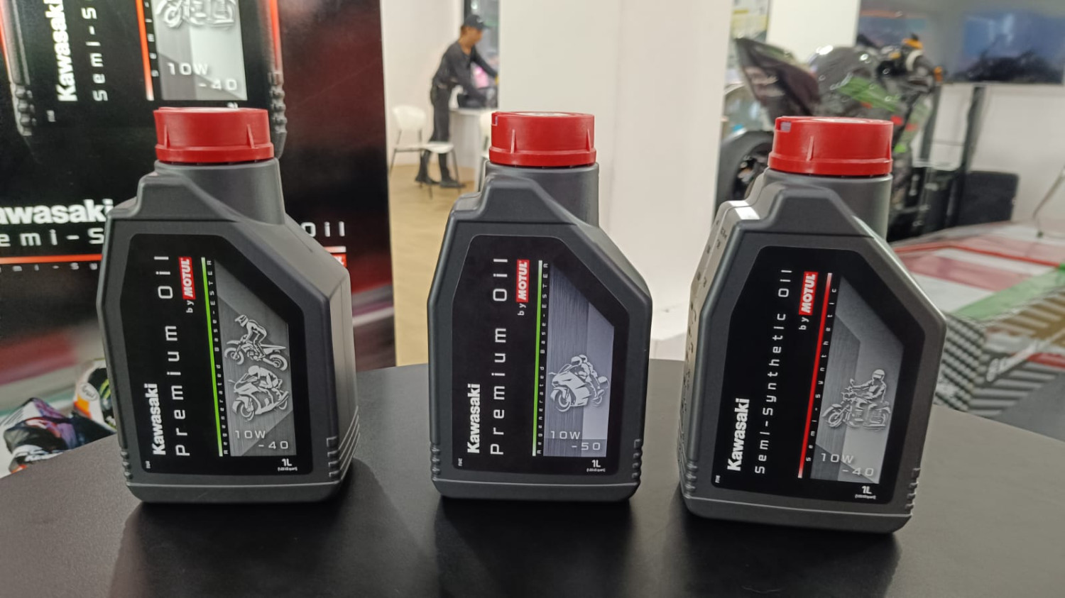Lebih Mudah Didapat! Kawasaki Premium Oil Sekarang Dijual di Bengkel Umum