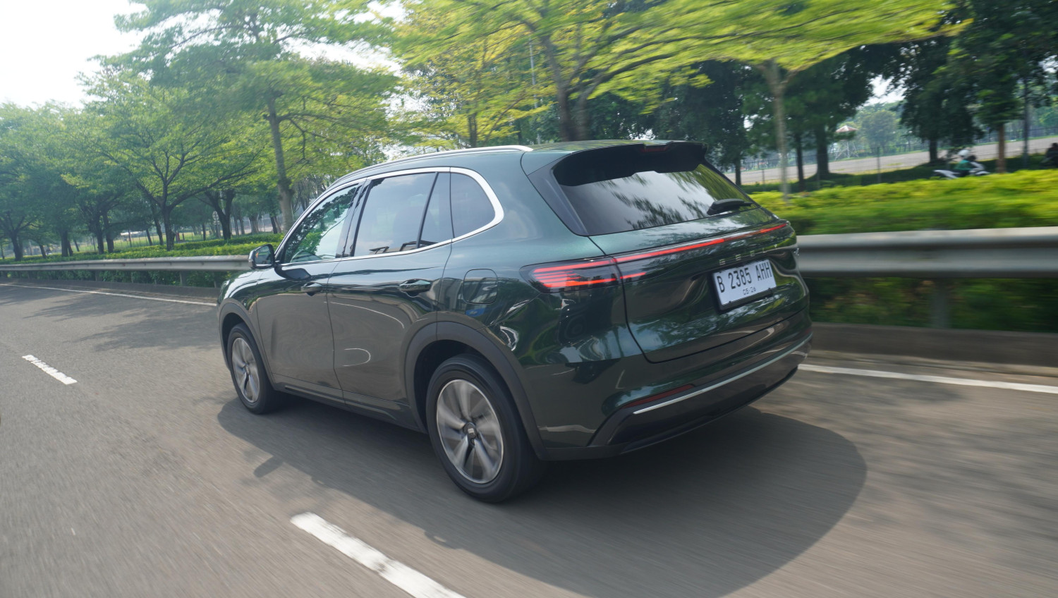 Pedal Gas Diinjak Dalam, Sekencang Ini Lari Geely Starray EM-i