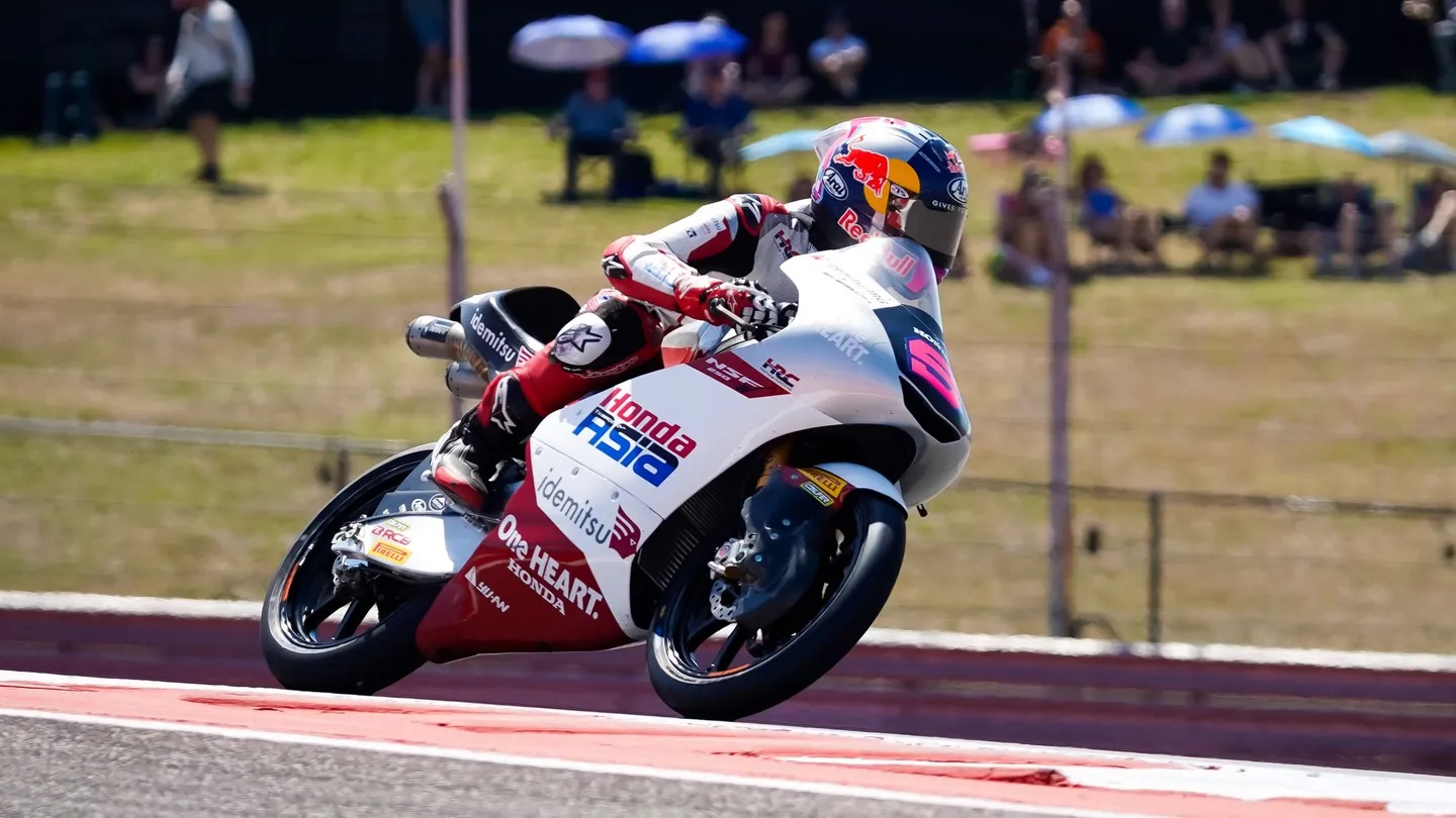 Veda Ega Pratama Meroket 11 Posisi, Sukses Amankan Poin Krusial di Moto3 Spanyol