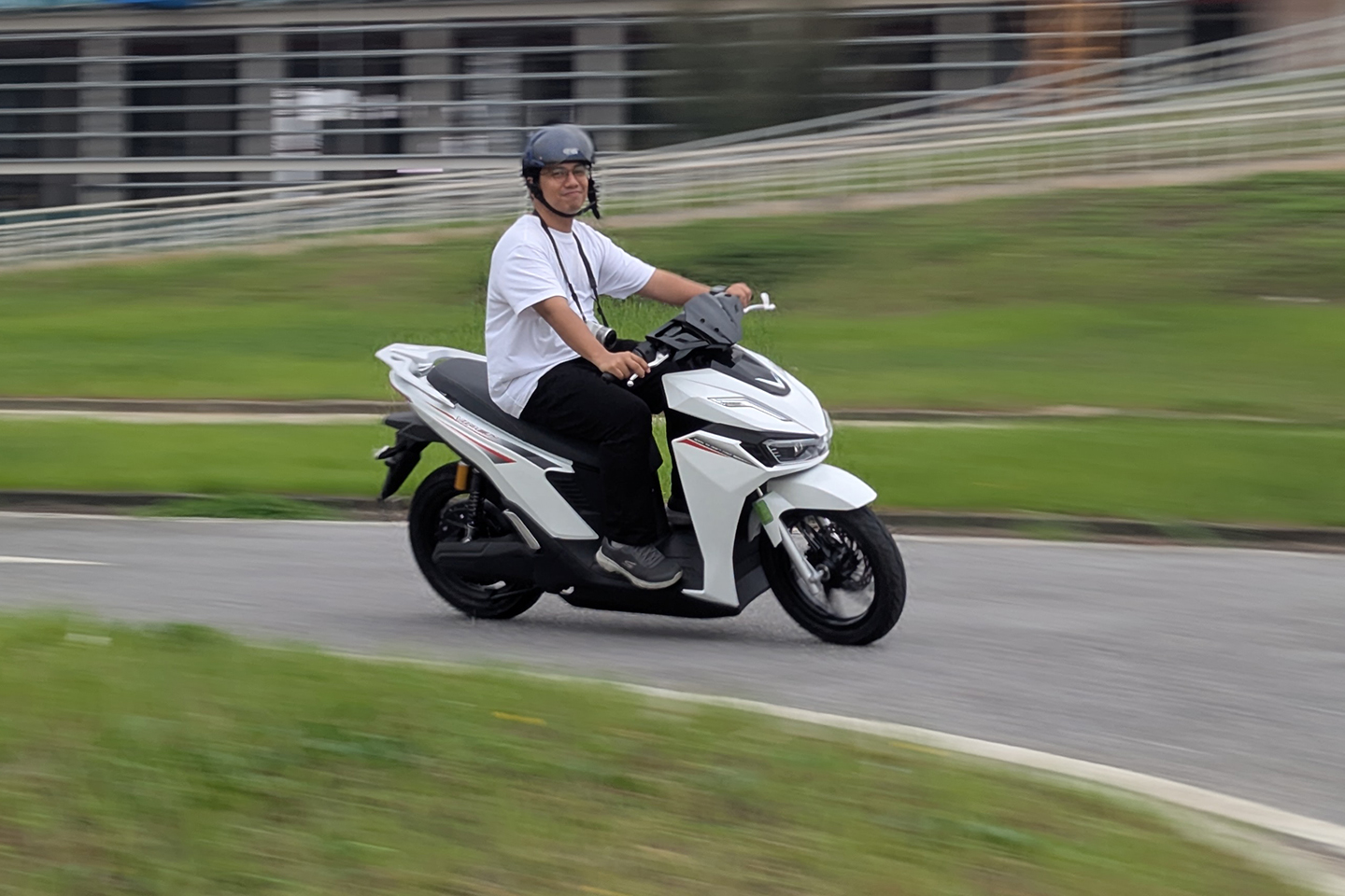 Begini Rasanya VinFast Viper, Nikung Halus, Nanjak Bertenaga