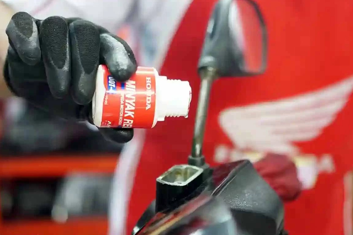 Tiga Tanda Minyak Rem Motor Mulai Rusak yang Harus Diwaspadai