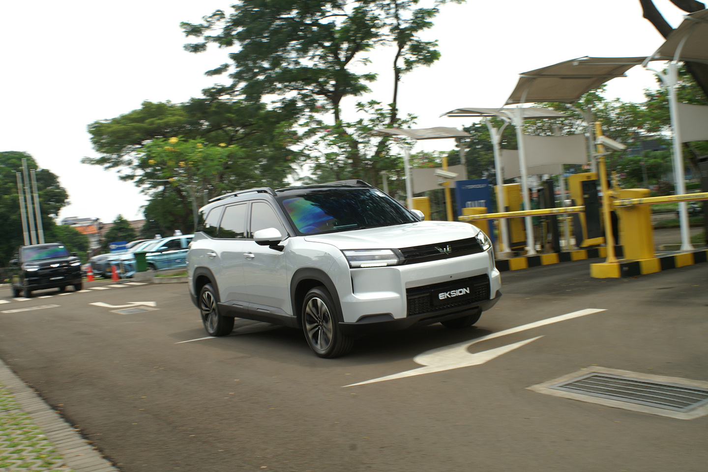 Tampangnya Ganteng Berwibawa, Ini Pilihan Warna Wuling Eksion