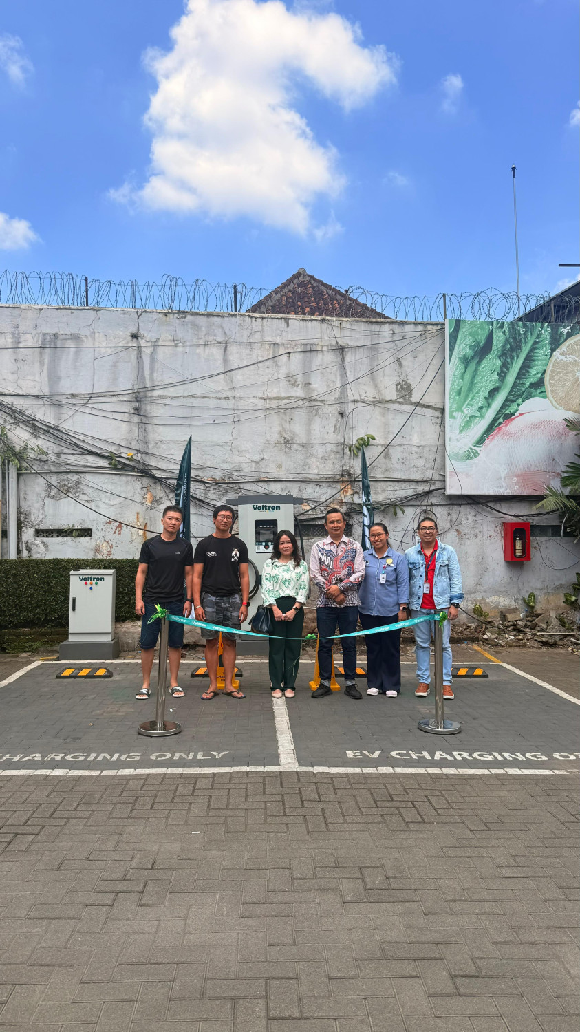 Pengguna Mobil Listrik di Bandung Pasti Happy, Voltron Resmikan SPKLU 120 kW di Lokasi Ini