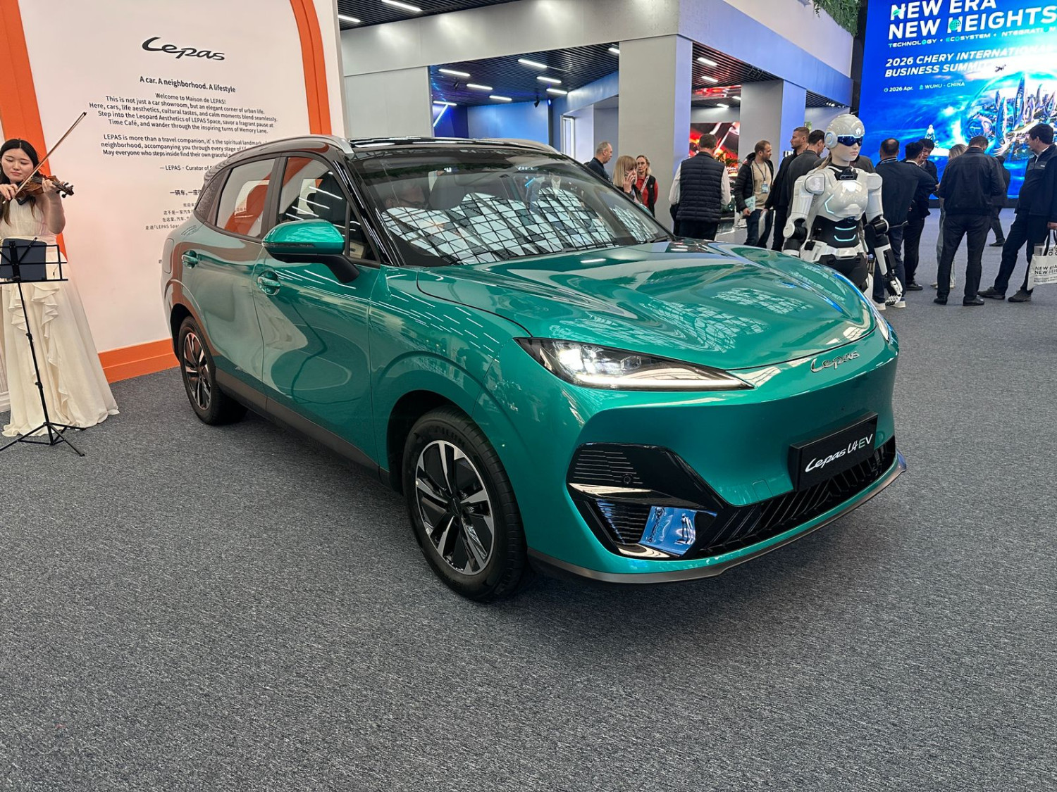 Mobil Listrik Lepas E4 EV Segera Diluncurkan di Indonesia, Bulan Ini?