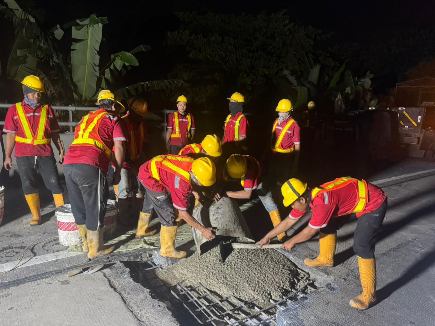 Ban Pecah di Jagorawi, Jasa Marga Gercep Tambal Jalan & Siapkan Ganti Rugi