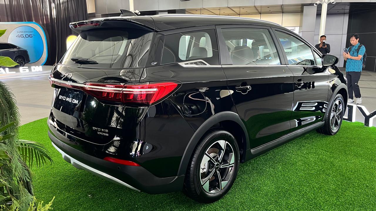 Mobil PHEV BYD M6 DM Sudah Bisa Dijajal dan Dipesan, Harga Masih Rahasia