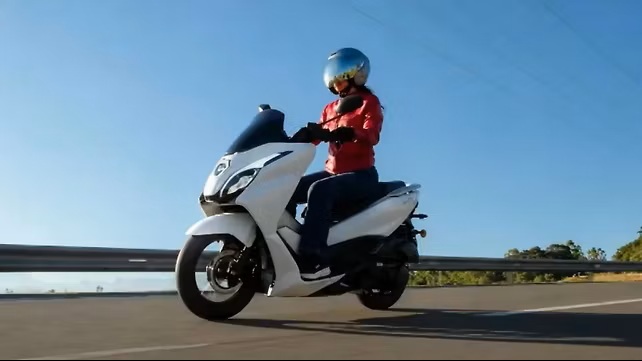 Suzuki , Suzuki Gebrak Pasar Matik 150 cc, Burgman Pamer Fitur Menggoda Ini