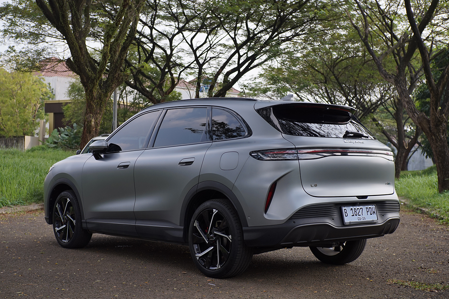 Kupas Tuntas Eksterior Lepas L8 PHEV, Saudara Ganteng Tiggo 8 CSH