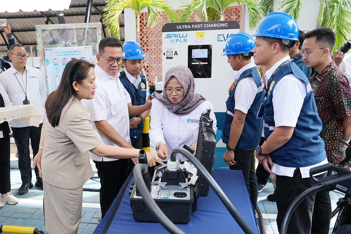 Baru Ngeh, Bukan Cuma SPBU Saja, Listrik di SPKLU Perlu Ditera