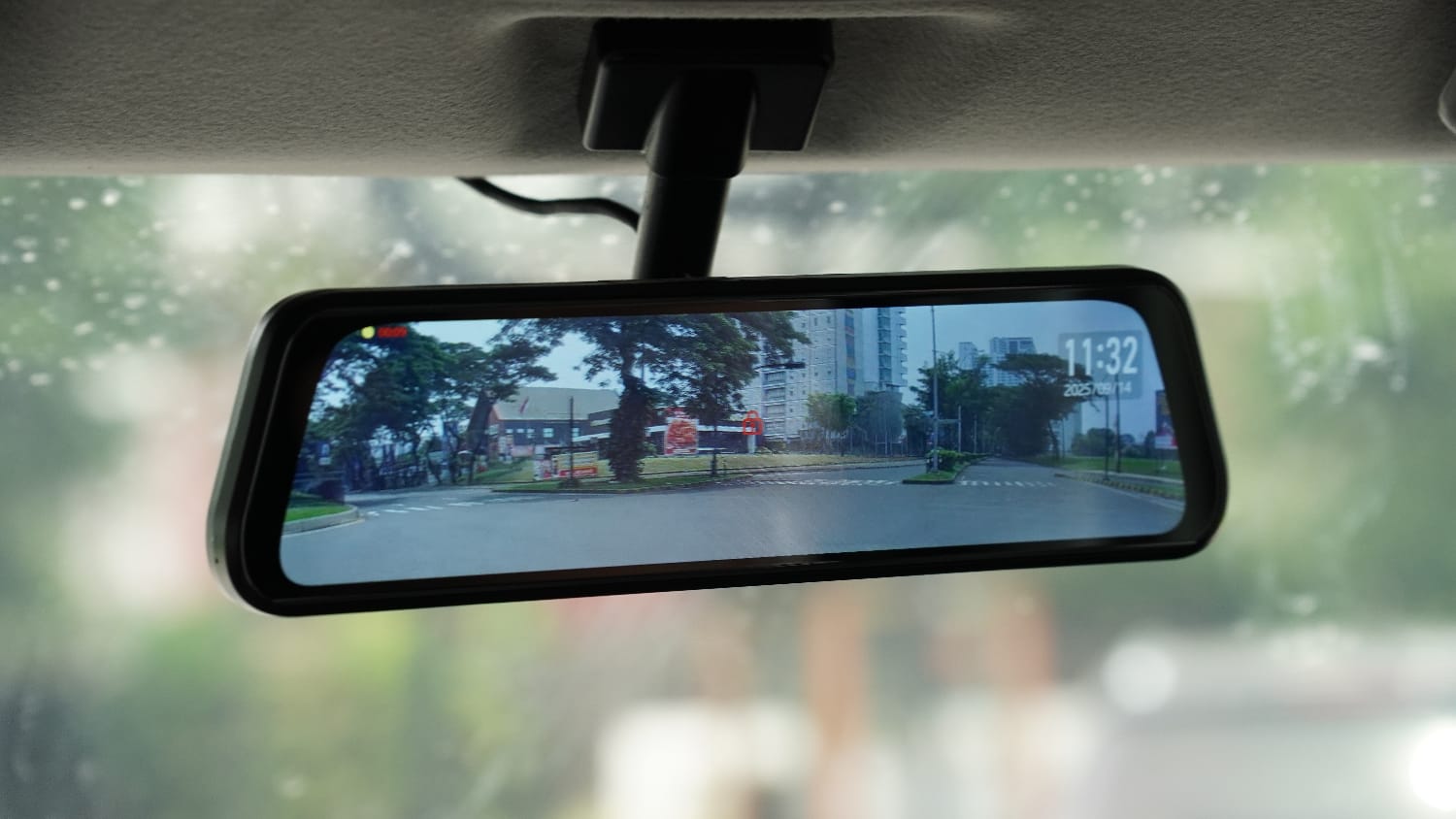 Blind Spot Bukan Satu-satunya Musuh, Kebiasaan Ini Juga Bisa Cegah Kecelakaan