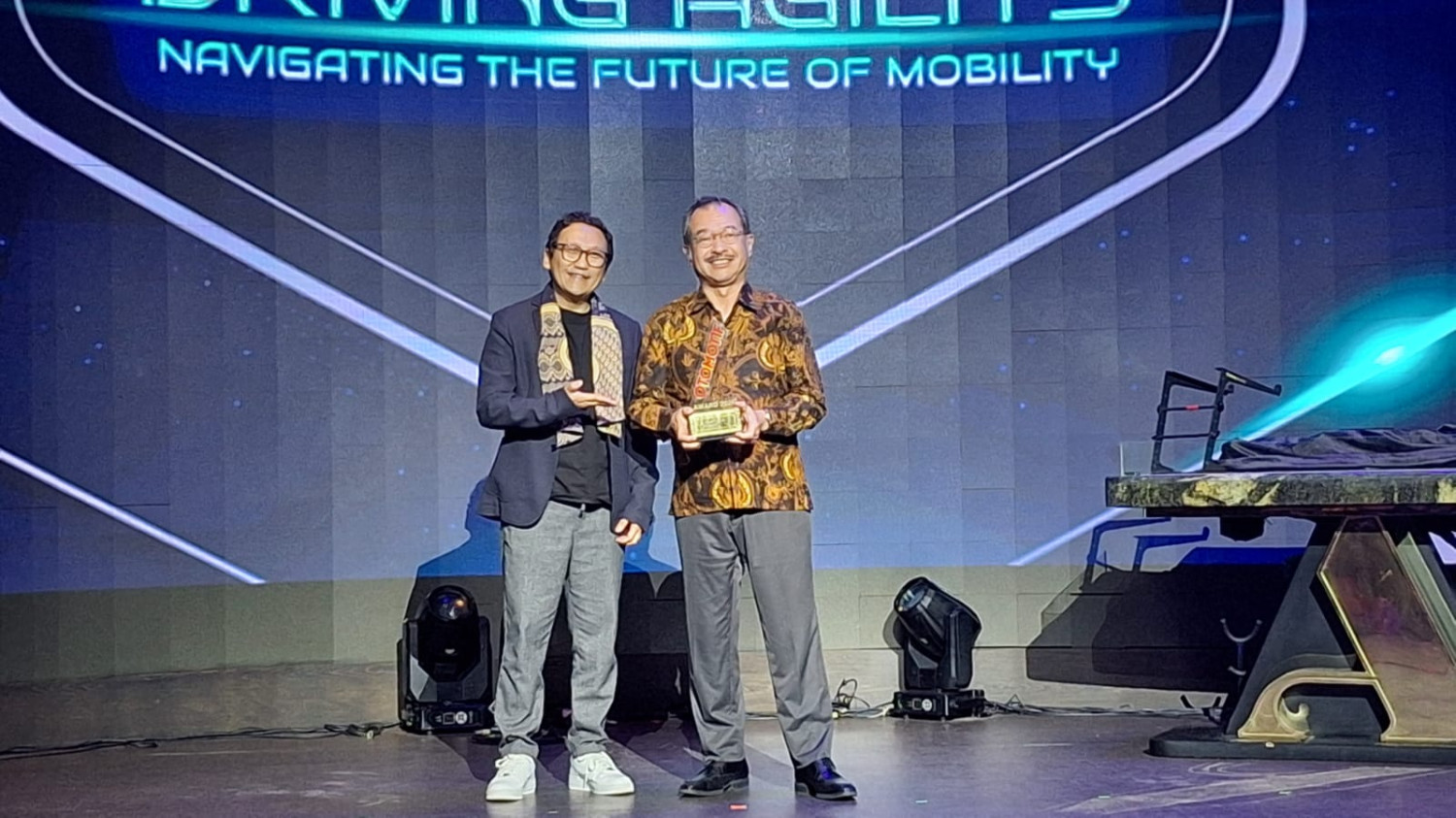 KMI Bangga Kawasaki KLE500 Jadi Bike Of The Year OTOMOTIF Award 2026