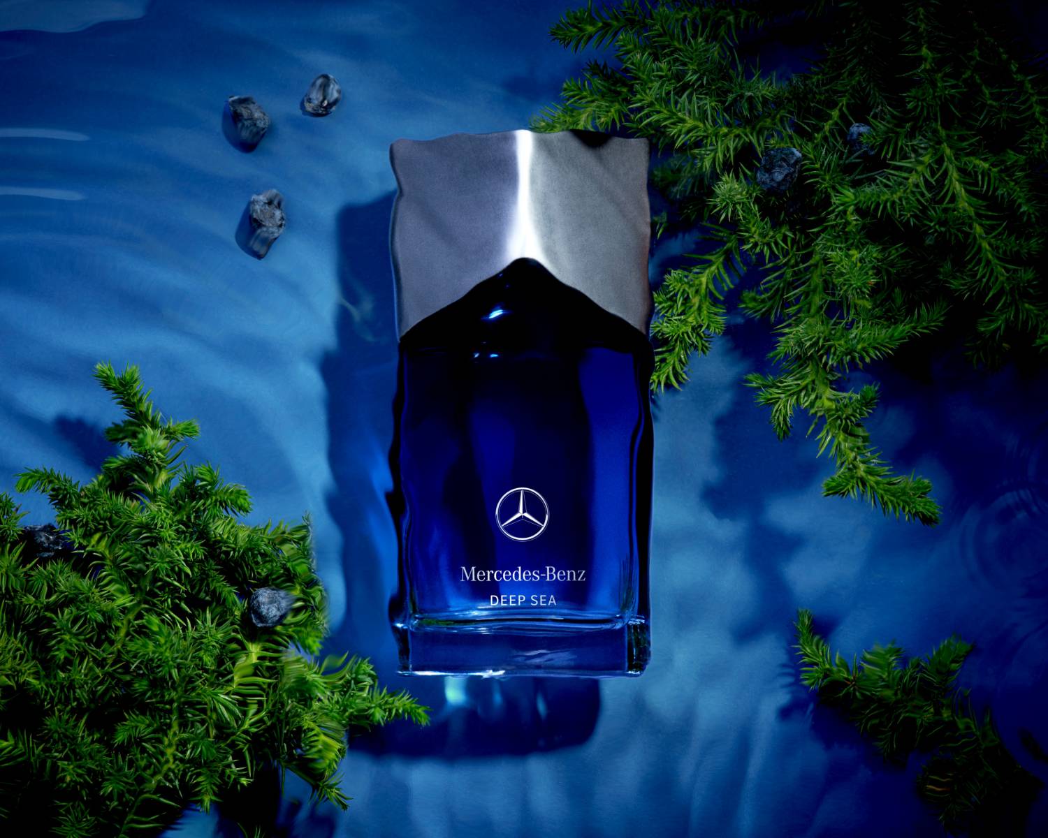 Mercedes-Benz präsentiert neuen Duft „DEEP SEA“ – Die Essenz der Tiefsee