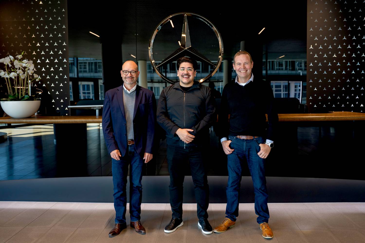 Mercedes-Benz integriert lokale KI mit Liquid AI