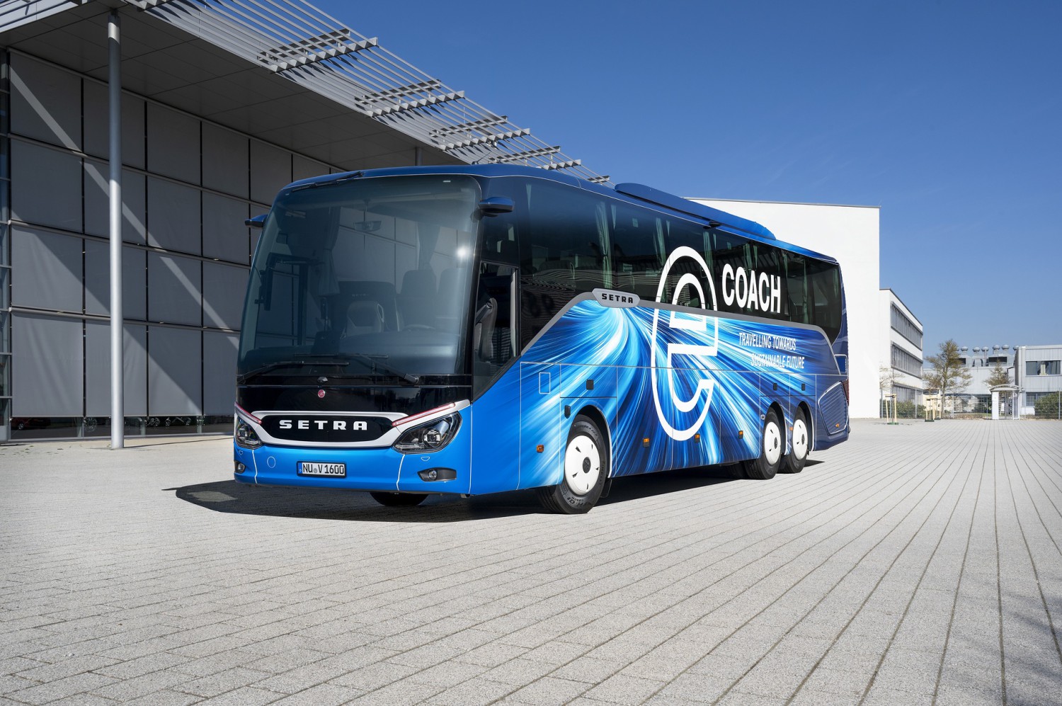 Daimler Buses zeigt Prototyp des eCoach – den e-Reisebus von Setra