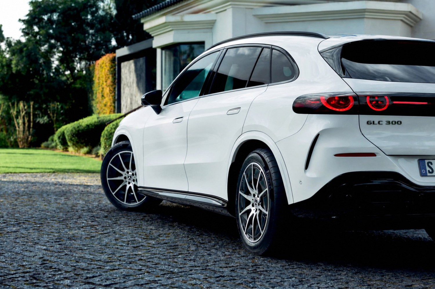 GLC 250 und 300 4MATIC Varianten ab 09. Juni 2026 bestellbar