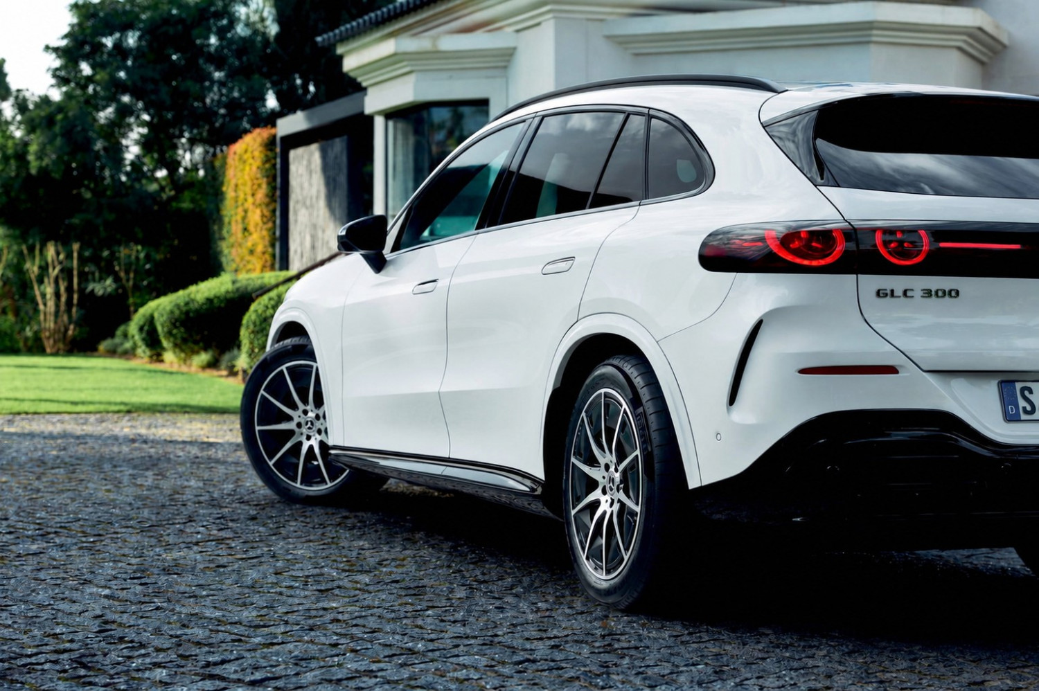 GLC 250 und 300 4MATIC Varianten ab 09. Juni 2026 bestellbar