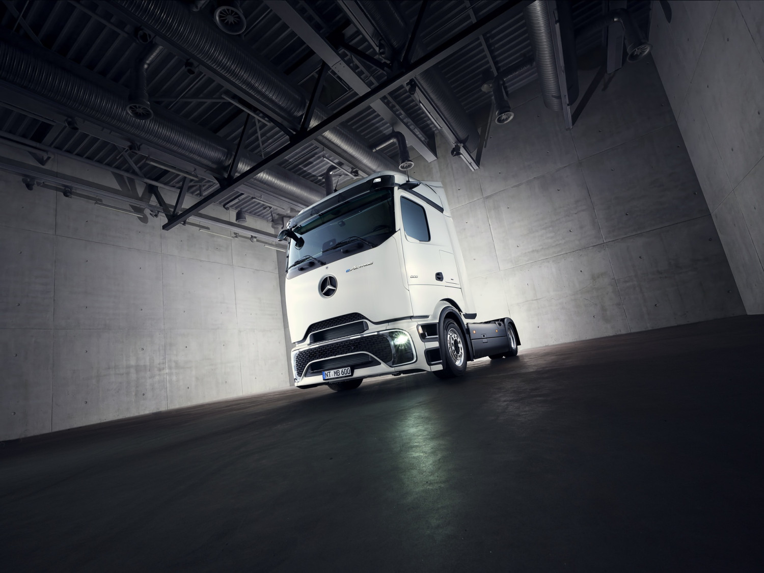 Mercedes-Benz Trucks bringt eActros Lowliner-Variante