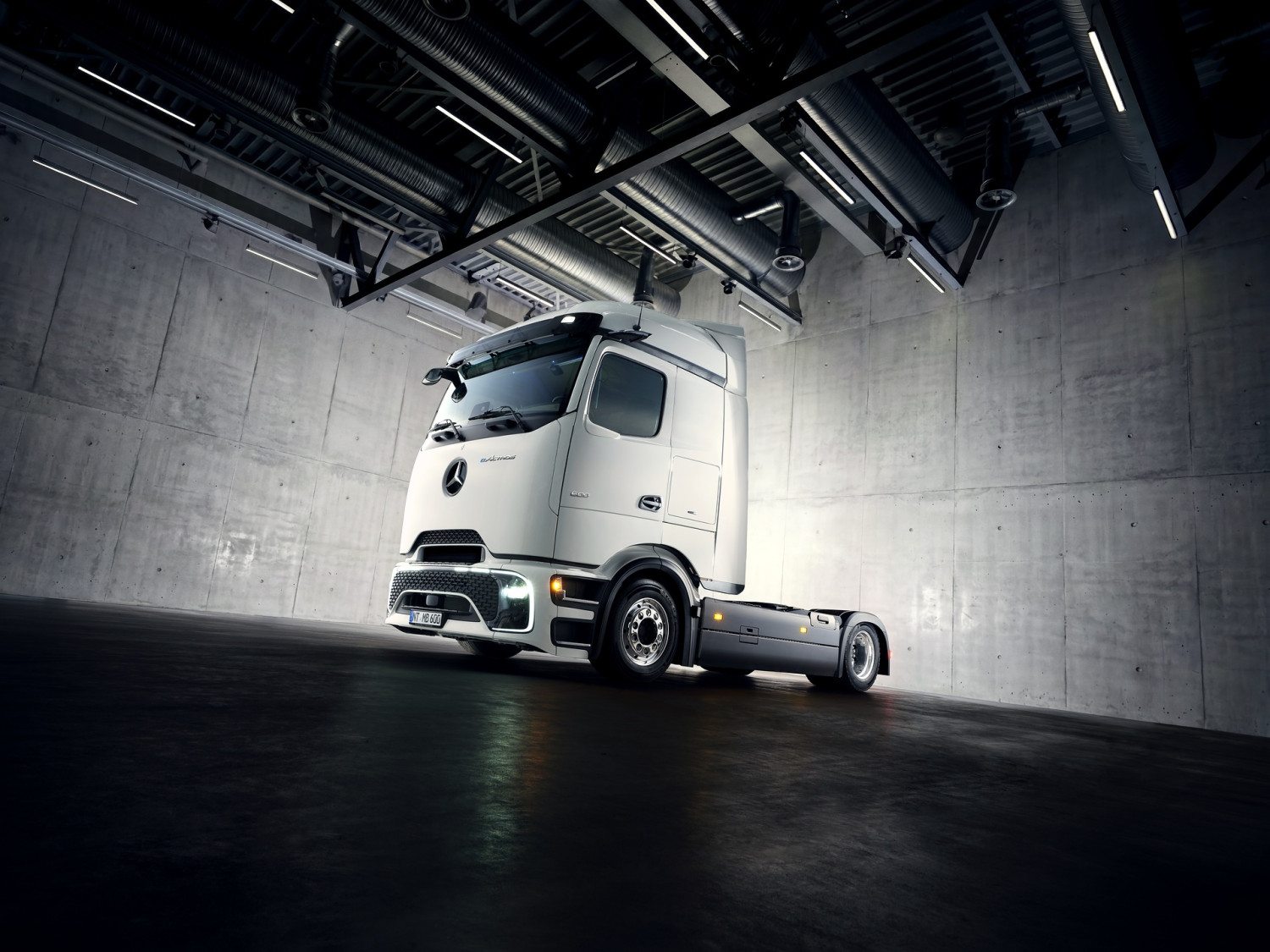 Mercedes-Benz Trucks bringt eActros Lowliner-Variante