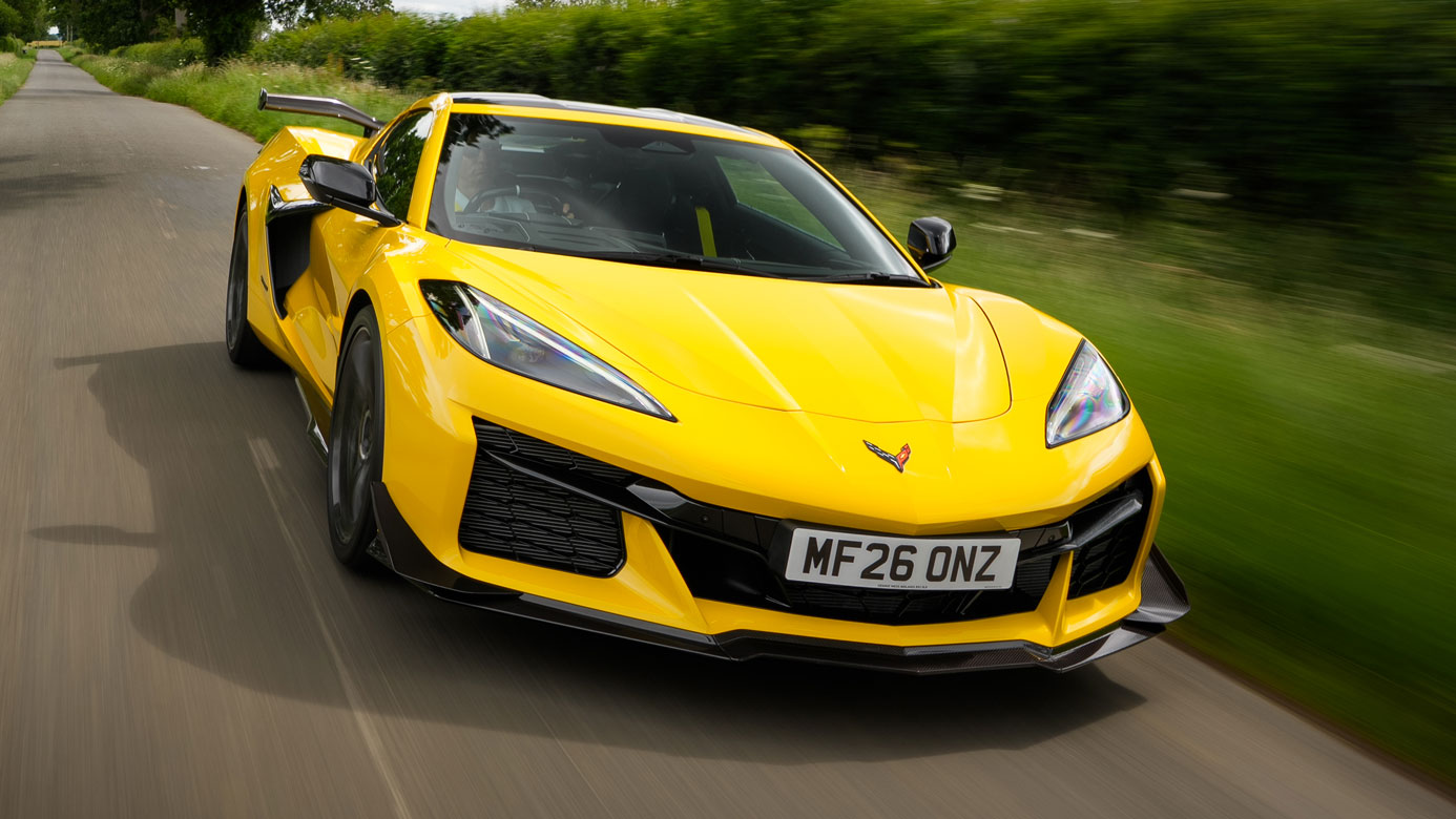 New Chevrolet Corvette undercuts the Porsche 911 by a massive £15k
