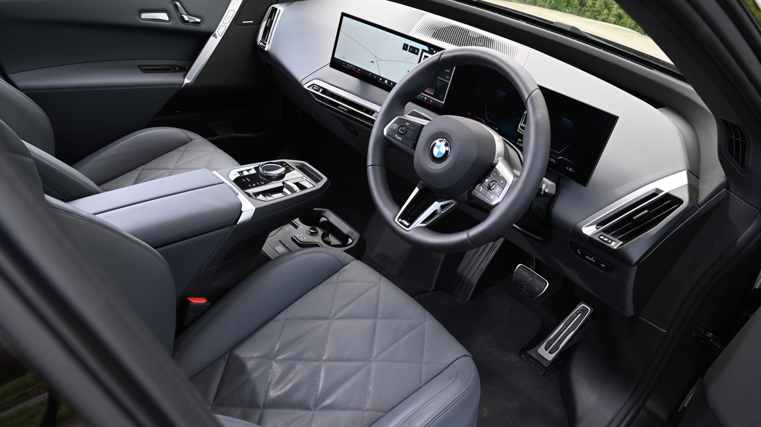 Car Deal of the Day: the luxurious and unimpeachable BMW iX for only £640 per month
