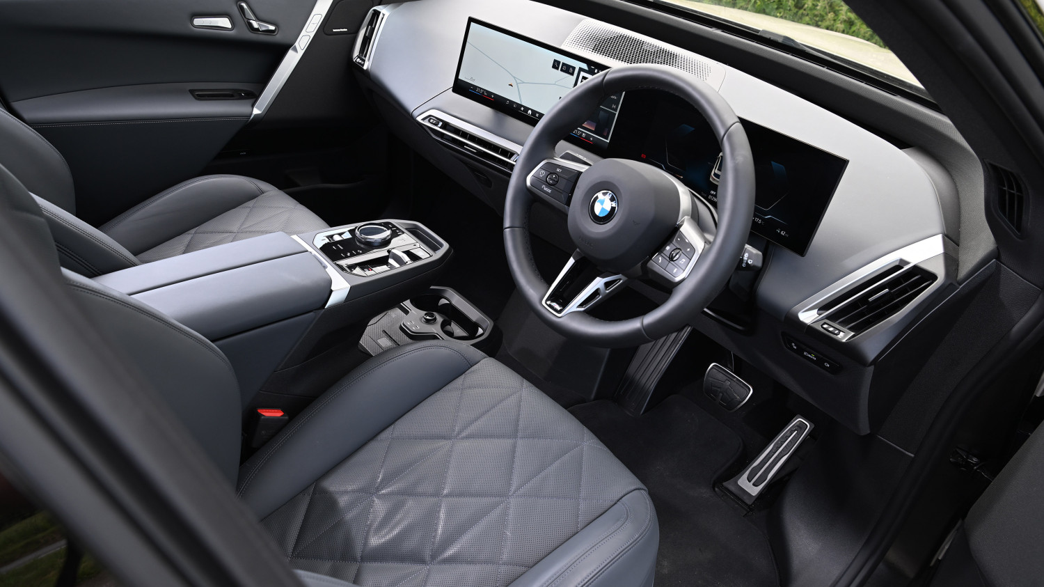 Car Deal of the Day: the luxurious and unimpeachable BMW iX for only £640 per month