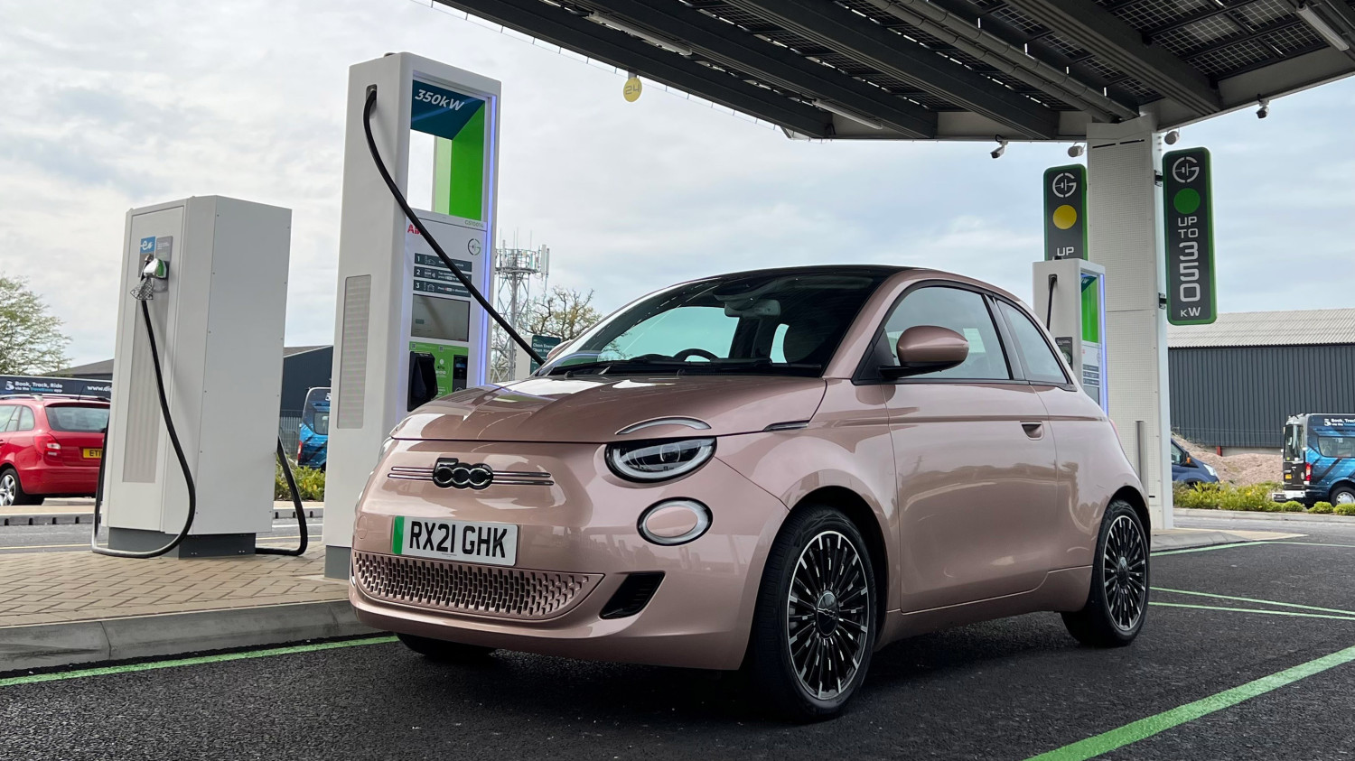 UK’s largest EV rapid charging network slashes prices by 25%