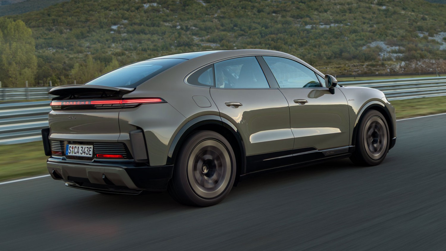 New Porsche Cayenne Coupe Electric revealed with 911-inspired design