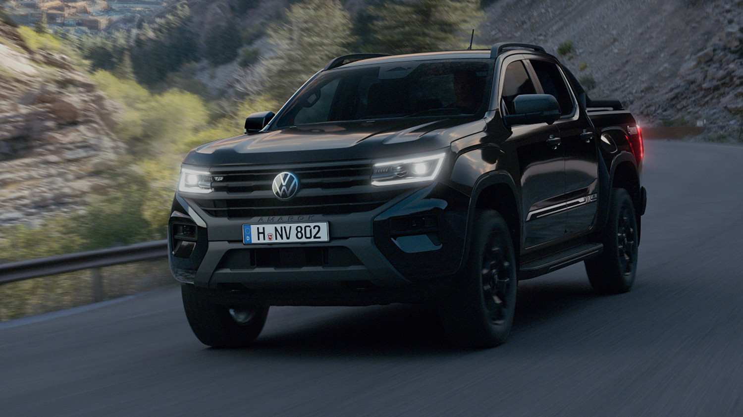 New Volkswagen Amarok Dark Label Special Edition cancels out the chrome