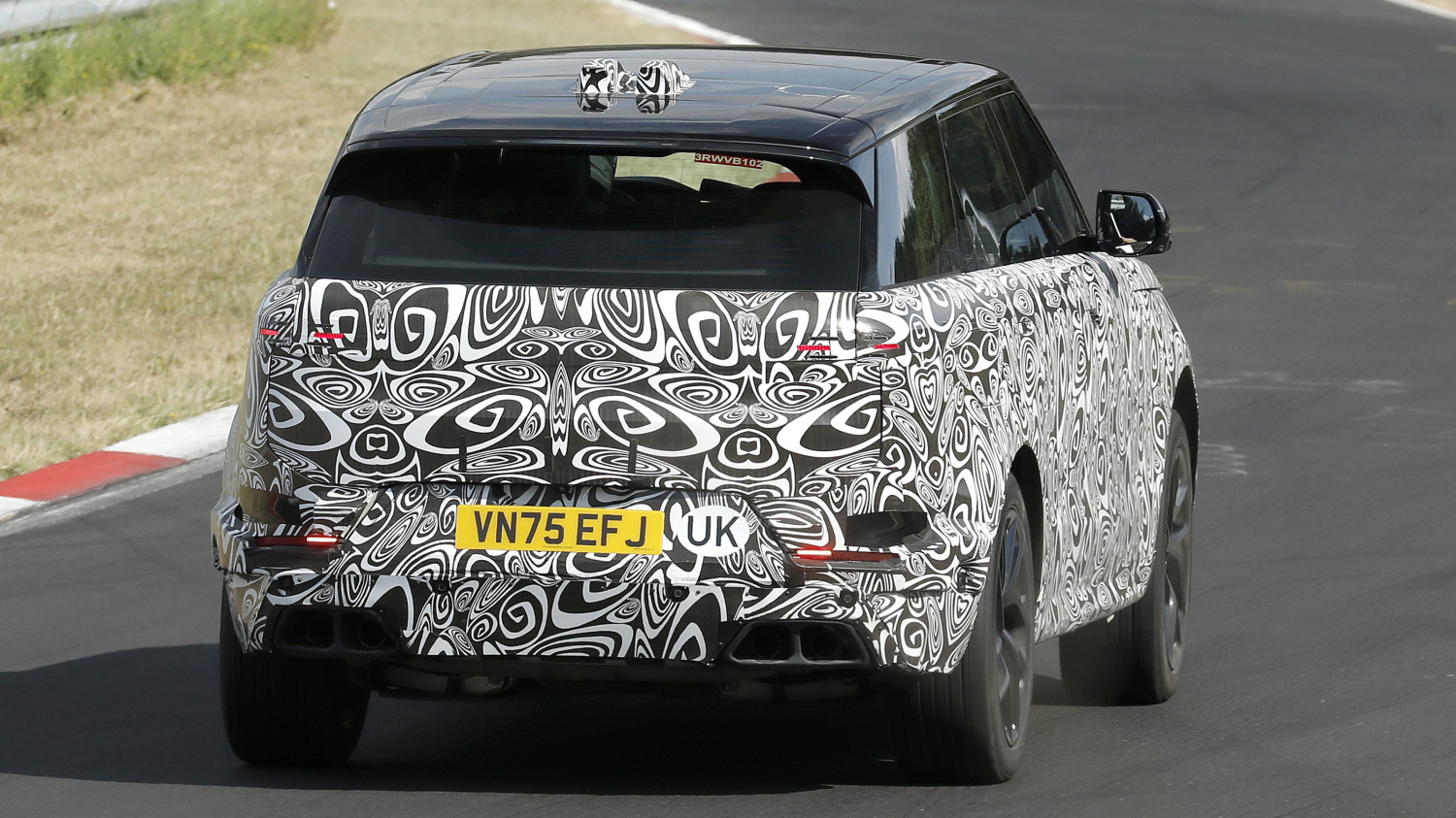 New Range Rover Sport facelift spied with huge exhaust pipes