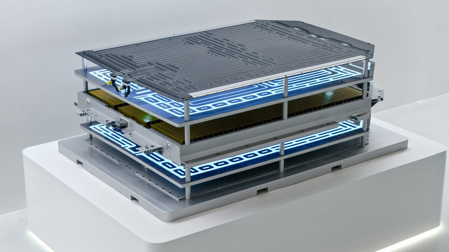 Geely launches world’s fastest EV charger and beats BYD Flash Charging by a spark