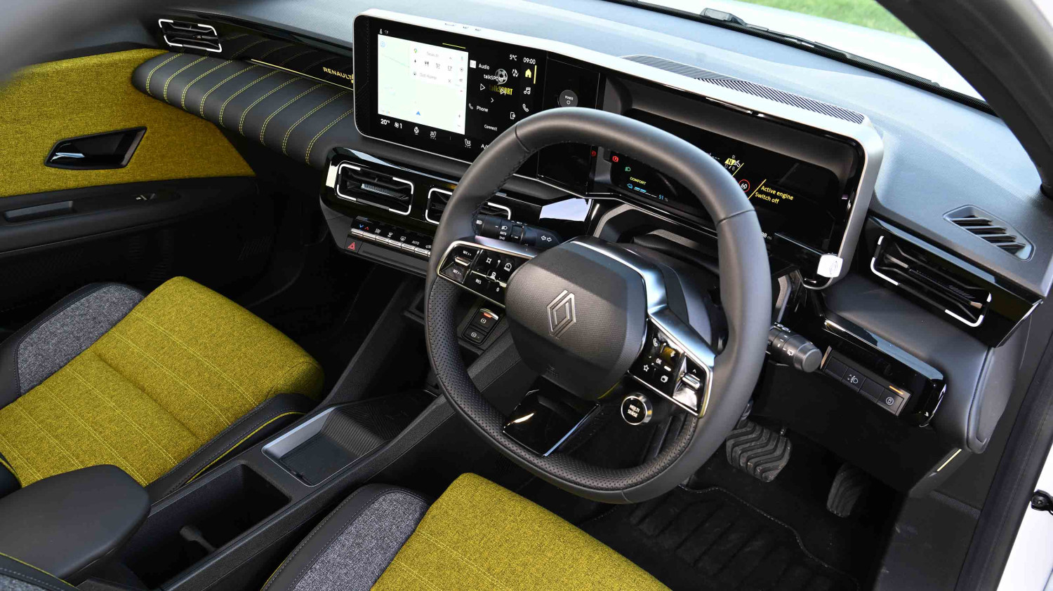 Car Deal of the Day: Renault 5 has retro style for under £200 a month