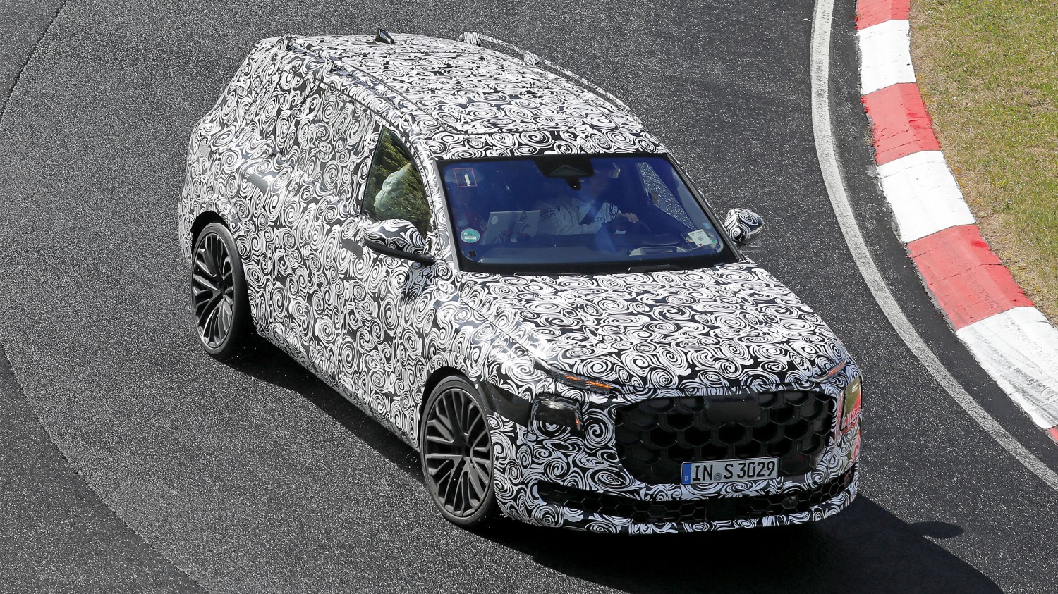 Luxurious Audi Q9 SUV to compete with Range Rover from 2026