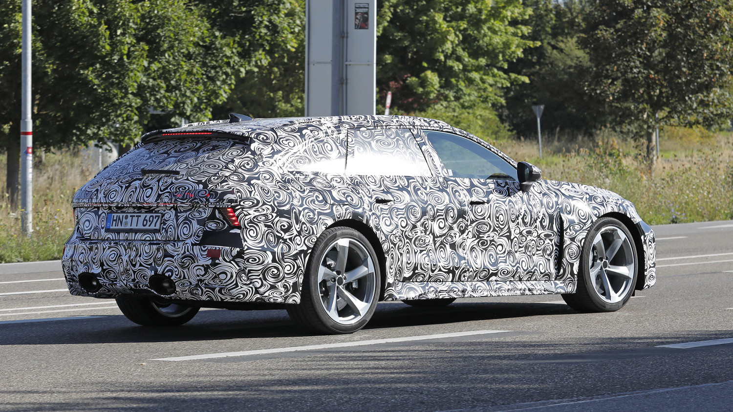 New 2027 Audi RS 6 Avant leaked… in the boot of the new RS 5