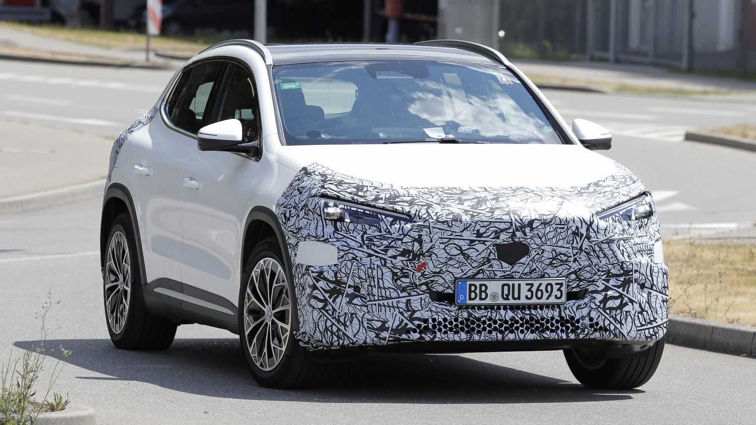 New Mercedes GLA to arrive this week, and it’ll have combustion and electric power